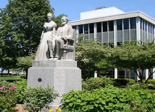 Lincoln Statue - Racine Campus